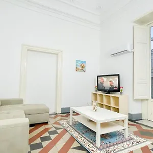 Casa vacanze Edificio Storico - 2 Piani - Centro Di, Aeroporto di Catania Fontana Rossa