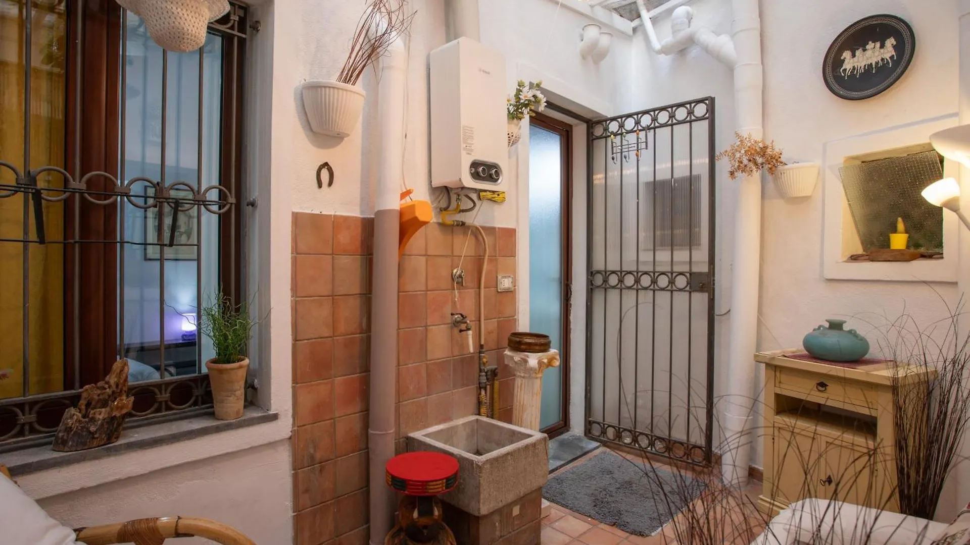 Villa Cortile San Michele Aeroporto di Catania Fontana Rossa Italia