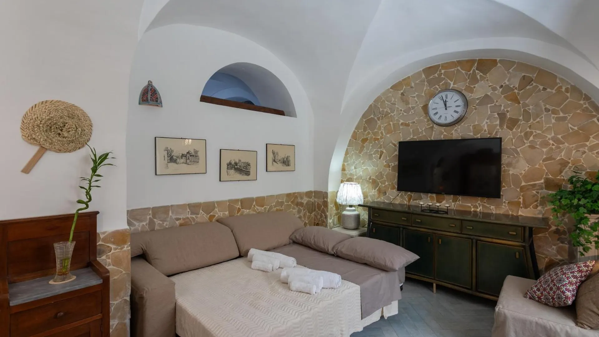 Villa Cortile San Michele Aeroporto di Catania Fontana Rossa