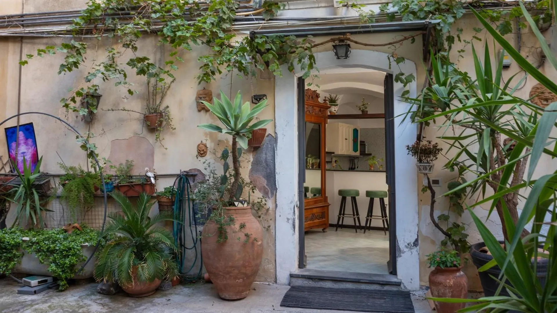 Cortile San Michele Villa Catania